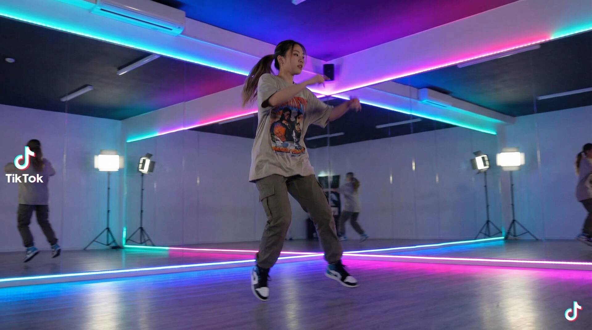 小尤奈美少女写真视频